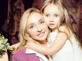 Татьяна Навка впервые показала трогательные семейные фото: младшей дочери Надежде исполнилось 11 лет