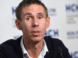 18-летняя дочь Алексея Панина решила покорять Голливуд. Анна записала видеообращение на английском языке