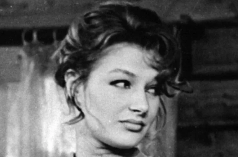 «Почти не изменилась и осталась красоткой»: Как сейчас выглядит 88-летняя Анфиса из «Девчат»