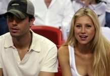 Спокойно показали лицо ребенка и даже смайликом не закрыли, в отличие от других звездных родителей. 44-летняя Курникова стала мамой в 4-ый раз