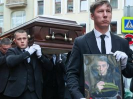 Похороны, которые обернулись трагедией! Родные запретили съёмку на прощании с Лобоцким, но запрет был нарушен.