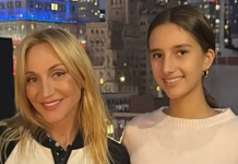 Кристина Орбакайте недавно поделилась снимком своей тринадцатилетней дочери Клавдии, на котором она позирует в белом мини-платье