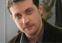 Сафонов «играет в беззаботного»: фанаты в панике из-за его жизни в Израиле, так как актер сильно постарел и совсем не следит за своим внешним видом