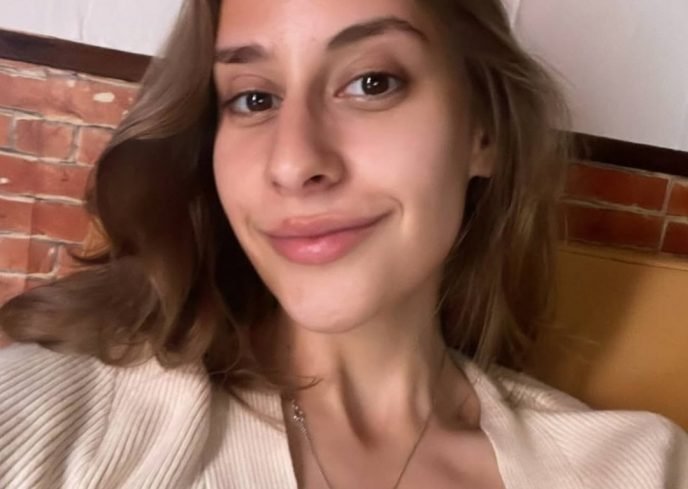 «Я молча уехал, никому ничего не сказал». Горбунов, отвернувшийся от России, поделился фото с дочерью-красавицей