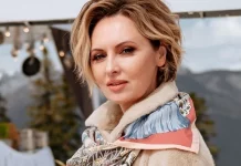 53-летняя Ксенофонтова удивила публику, снявшись в стильном образе с бра и колготками, затмив Волочкову