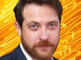 Пожилая еврейская женщина в платке и с чертами настоящей аристократки! Сафонов показал редкие кадры матери, которой уже за 80