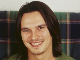 Небывалая известность, забвение и проблемы с алкоголем. Как сложилась судьба Влада Сташевского