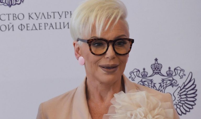 Сердце, которое учится жить заново: 72-летняя Понаровская показала редкое фото с внуками, рано оставшимися без отца