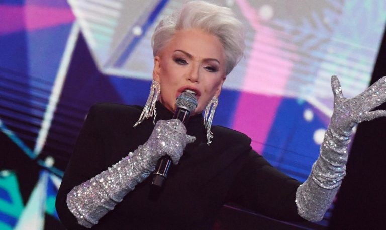 Ее не сломил ни возраст, ни личная трагедия: 72-летняя Понаровская поразила поклонников новым образом