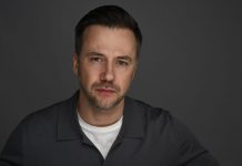 Новая любовь после Арнтгольц: Жидков показал молодую супругу, удивив сходством с бывшей женой