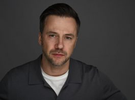 Новая любовь после Арнтгольц: Жидков показал молодую супругу, удивив сходством с бывшей женой