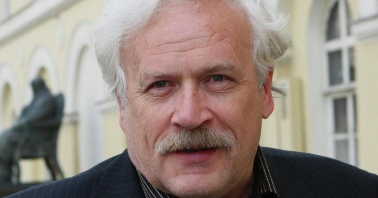Женился в 4-й раз на обычном бухгалтере и в 71 снова стал отцом. Как выглядит жена Бориса Невзорова