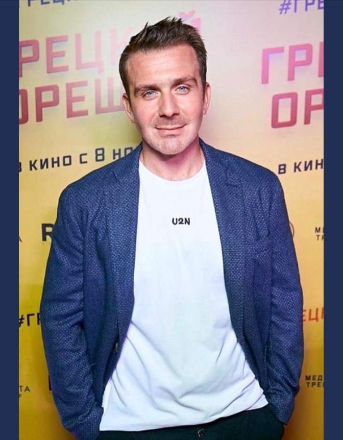 Скрывал жену на протяжении долгих лет: актёр Антон Васильев показал свою возрастную супругу