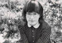 Эта рыжеволосая бунтарка покорила сцену и стала символом целой эпохи. О ней говорят с интересом по сей день