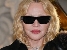 Завидев дочь Мадонны папарацци произнес: “Мама должна подарить ей бритвенный станок…”