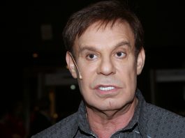 70-летнего Шифрина заподозрили в романе с молодой девушкой