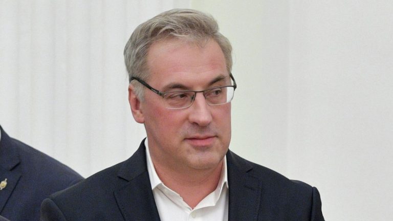 Усыновил мальчиков, от которых отказалась пьющая мать: невероятная история отцовства Андрея Норкина