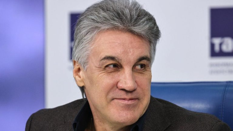 «Мы скрывали её два года»: вдова Пиманова раскрыла тайну дочери на прощании с мужем и растрогала всех своей речью