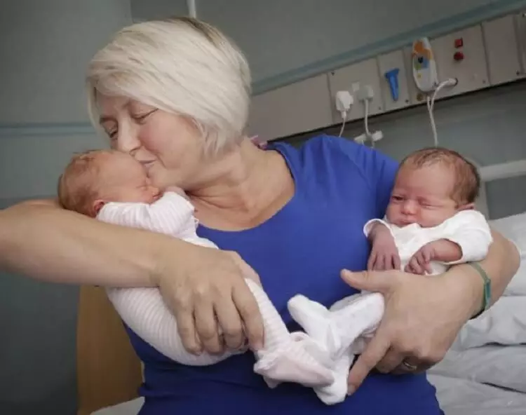 Какие роды, доктор? Да у меня уже климакс почти год! Родила двойню и не поняла