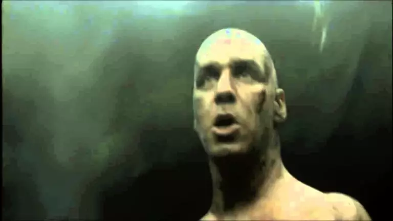 Песня «Крылатые качели» в исполнении немецкой группы «Rammstein»