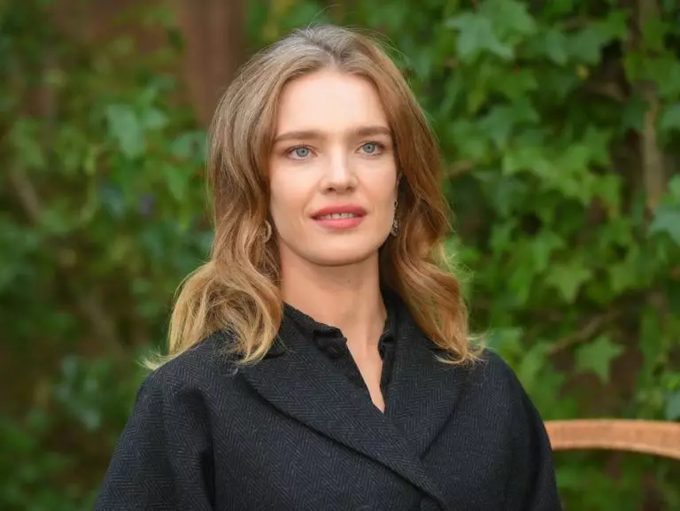 ,,Все говорили, что я снимаю ради денег, но это не так.,, Водянова обнародовала фото с мужем, состояние которого оценивается в 185,4 млрд. долларов