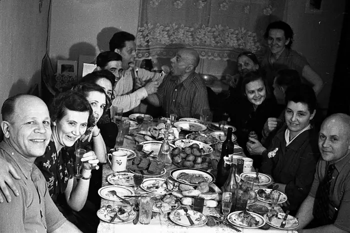 Наш новогодний стол в 1973 году. «Вы до сих пор верите, что мы плохо жили в СССР»