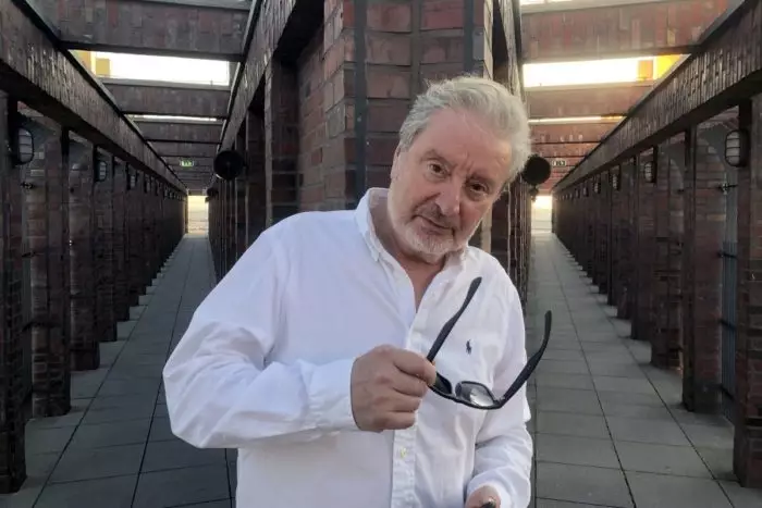 Смехов покинул Россию и встретился с Пугачевой! Наших здесь очень много