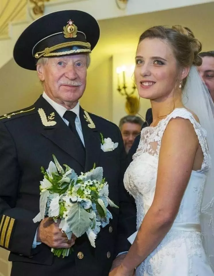 СТАЛ ОТЦОМ В 73 ГОДА. КАК СЕЙЧАС ВЫГЛЯДЯТ СЫНОВЬЯ КРАСКО, КОТОРЫХ ЕМУ РОДИЛА 26-ЛЕТНЯЯ