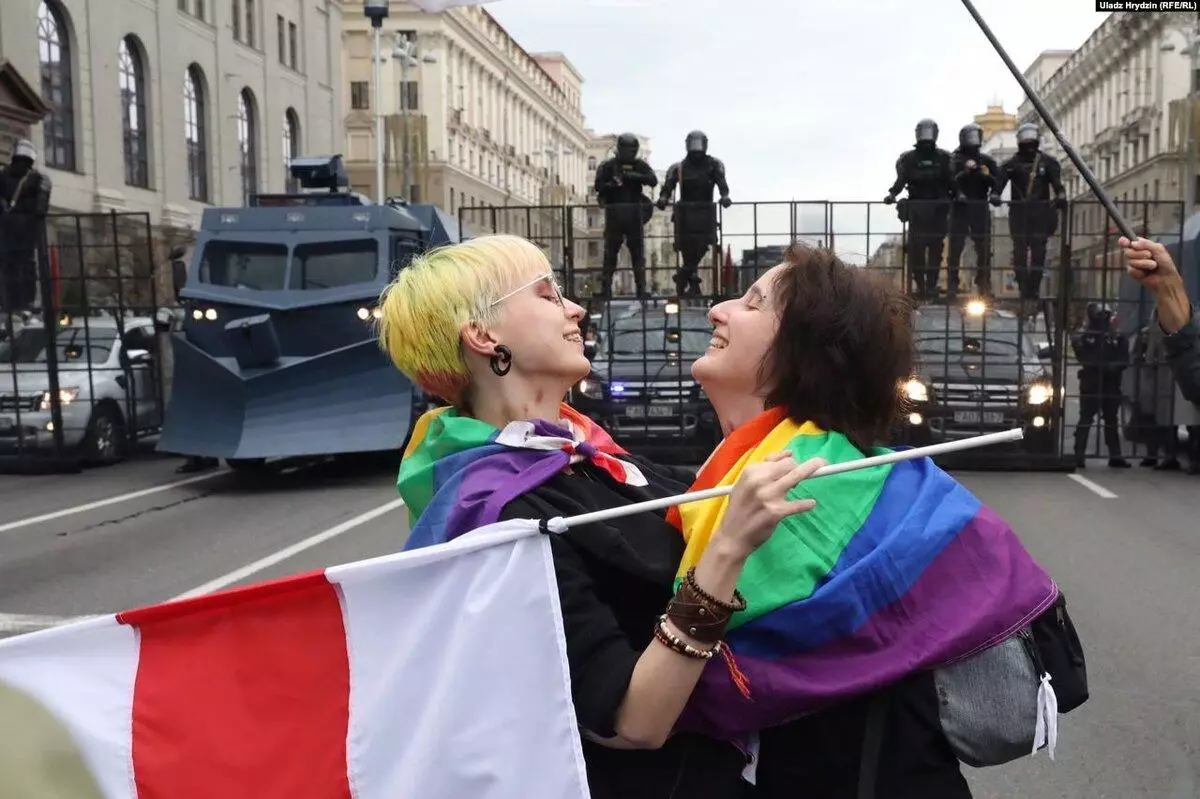 “Пока ты сидел, твоя дочь стала сыном”. Ефремову показали фото его наследницы “Сережи”