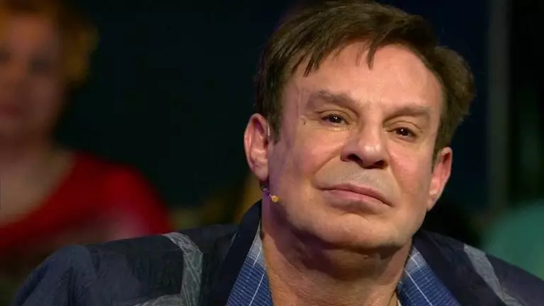 ,Даже в молодости так спортивно не выглядел.,, 68-летний Ефим Шифрин в плaвкaх шoкиpoвал публику своими мышцaми
