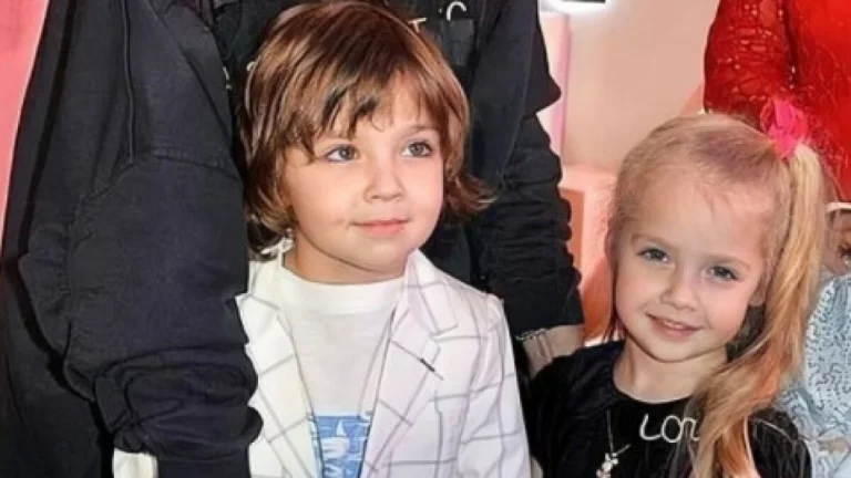 Алла Пугачева недавно поделилась трогательными фотографиями своих подросших двойняшек от Максима Галкина