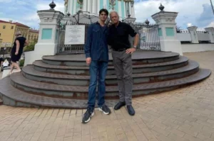 «Мир должен осознать всю степень ситуаций.» Всем известный американский актер Майкл Дуглас вместе с сыном прибыл в Киeв