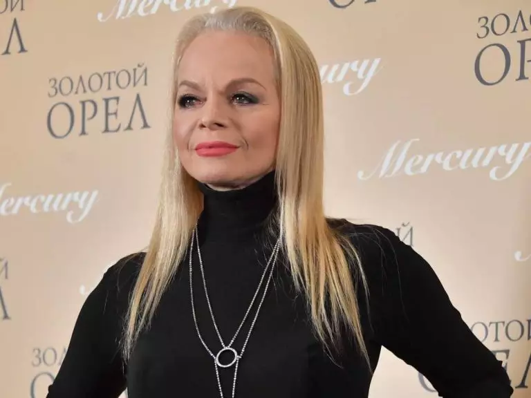 69-летняя Долина запечатлела себя в комбинезоне с принтом леопарда