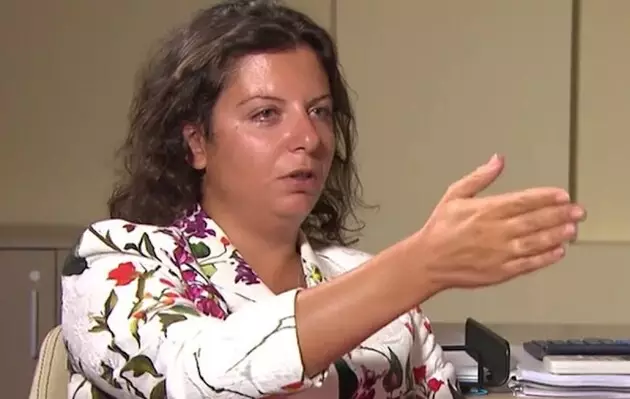 «Не обижайтесь, но вы очень некрасивая. Общайтесь и фотографируйтесь спиной». Украинский ведущий вывел из себя Симоньян своим советом
