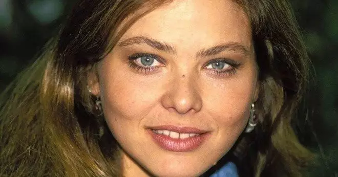 «В 69 лет выглядит как 20»: Орнелла Мути снова поразила своих поклонников, продемонстрировав свою вечную молодость и обаяние на новых фотографиях