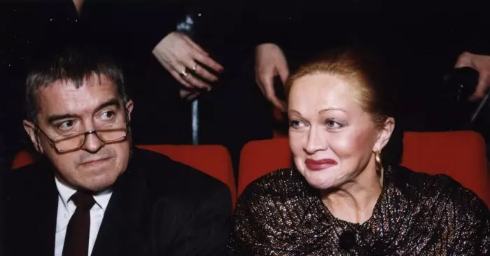 Жизнь после Гундаревой: вдовец женился на актрисе, младше его на 20 лет, которая выглядит как его покойная супруга