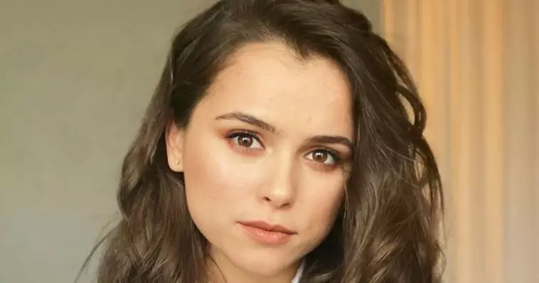 «Мы с ним два года целовались в кадре, а он теперь флаг публикует»: Куда уехала поддержавшая Украину актриса Сивацкая?