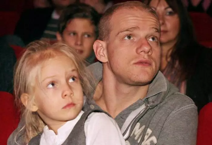 Раппопорт было 37 лет, когда она родила дочь от 30-летнего Колокольникова. Пара перестала прятать дочь