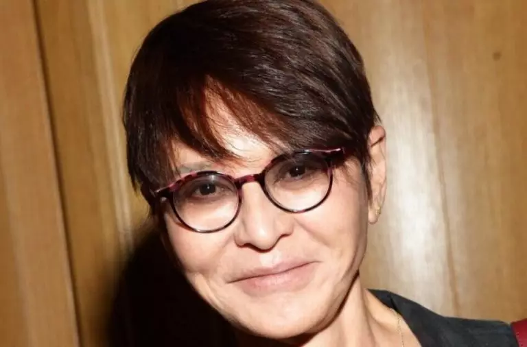 «Я живу на полную, несмотря на возраст!» 70-летняя Хакамада удивила фигурой в бикини и татуировками