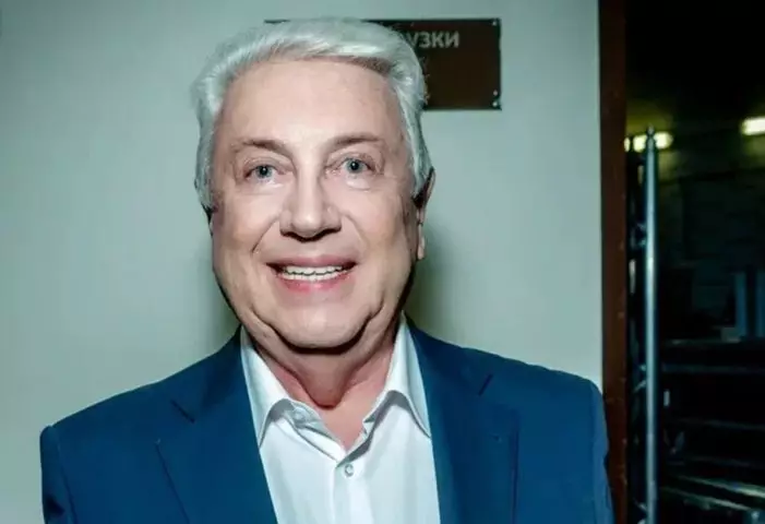 Винокур установил роскошный памятник на моrиле матери