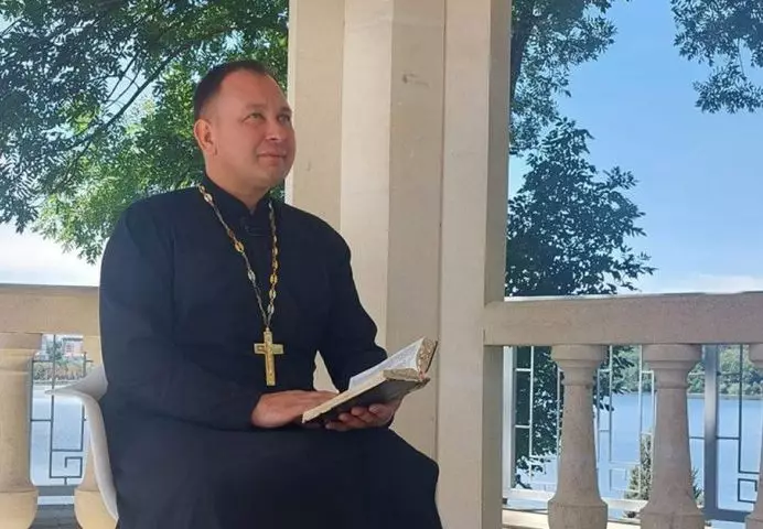 Усыновил 4 детей из детских домов! Украинский священник — блогер показал младших сыновей