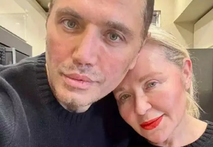 Дефиле жены Солнцева с известным визажистом взорвало Сеть