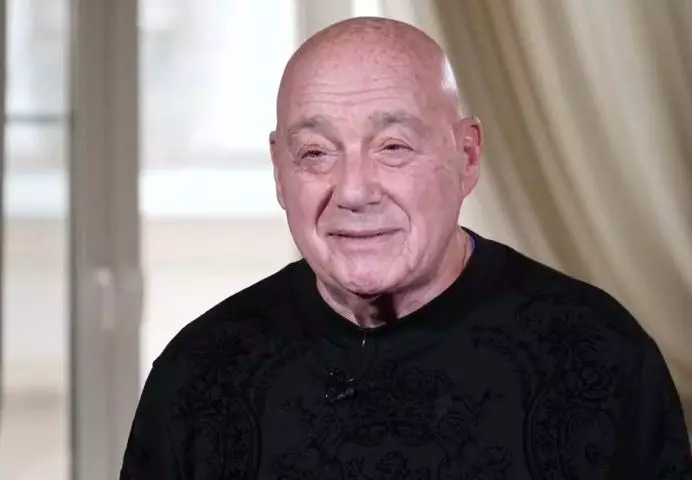 91-летний Познер вывел в свет 70-летнюю жену. Кажется эти двое забыли постареть