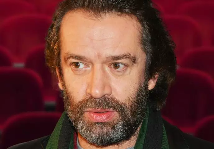 62-летний Машков вышел в люди с молодой пассией, которая моложе дочери актера