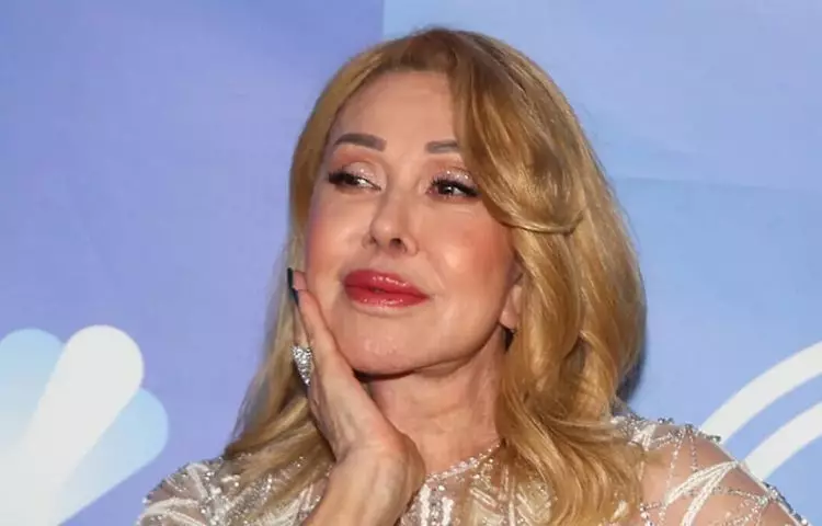 “Хочет нажиться на доверчивой бабушке”. 72-летняя Успенская закрутила роман с мужчиной, который ей в сыновья годится