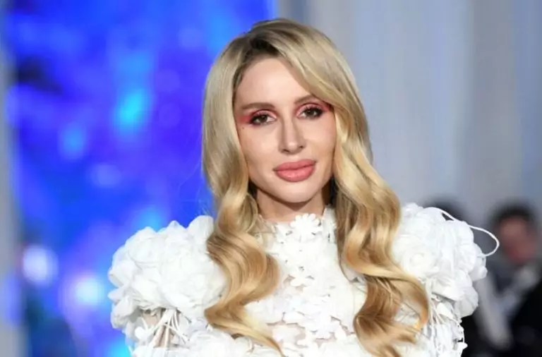 В нижнем белье, чулках и на каблуках — поверх всего роскошная шуба! Лобода устроила дерзкую съёмку в Дубае
