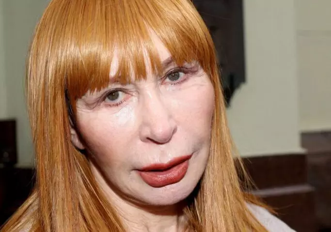 «На такое в её возрасте мало кто решится»: Васильева шокировала зал своим появлением на сцене
