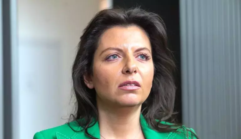 «Меня искусственно ввели в раннюю менопаузу». Симоньян откровенно рассказала, как изменилась после смерти мужа