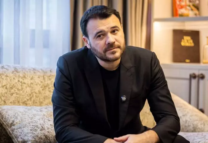 10 лет назад Агаларов и дочь президента Азербайджана взяли девочку из детдома. Как сегодня выглядит  Амина