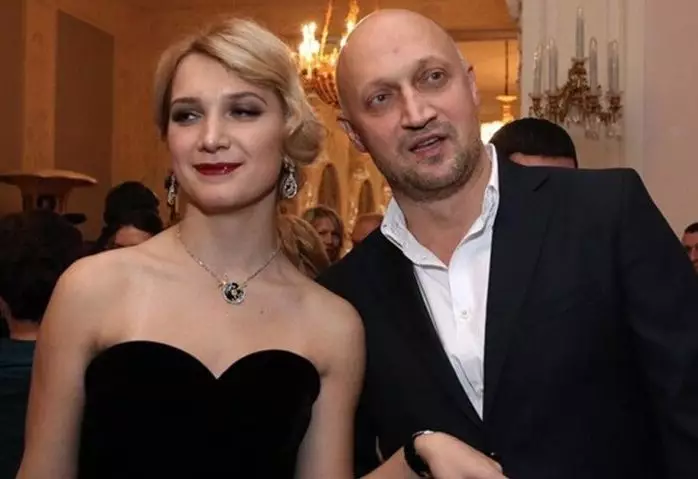 Без платья и фаты: как дочь Порошиной и Куценко сыграла свадьбу в 30 лет